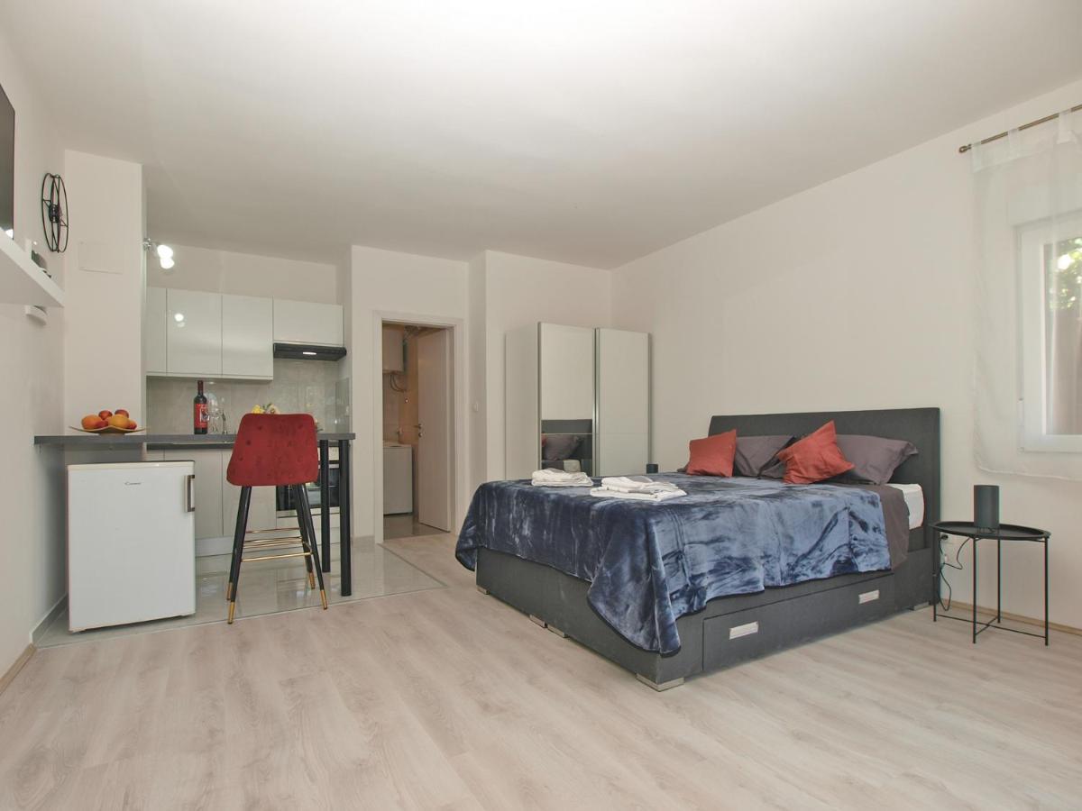 Apartment Florinda 2091 Pula Exterior photo