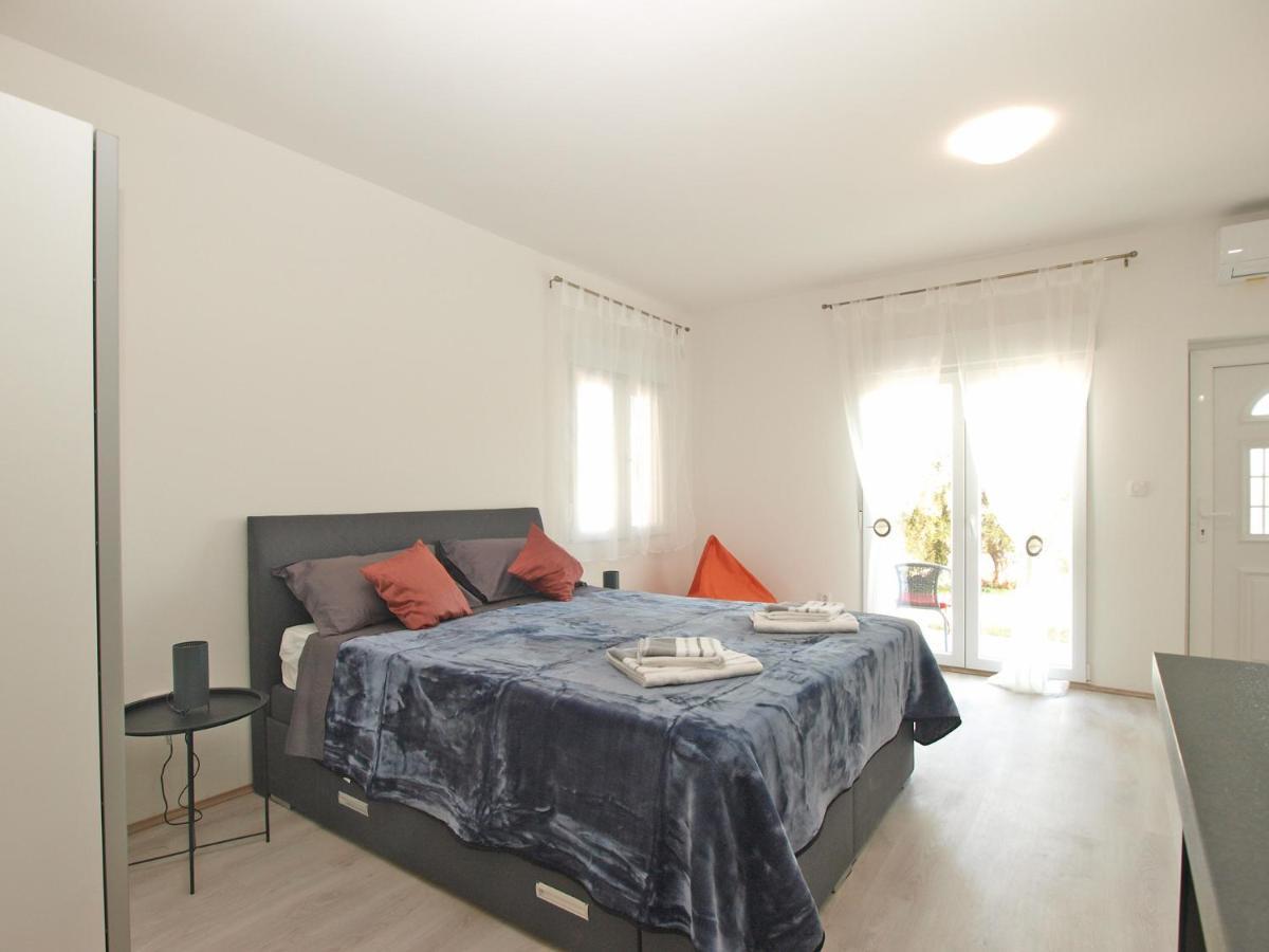 Apartment Florinda 2091 Pula Exterior photo