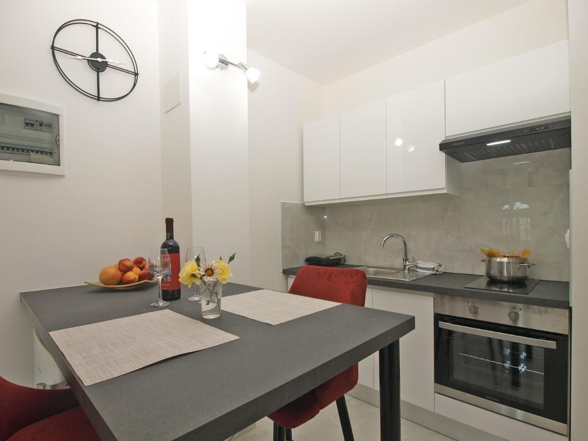 Apartment Florinda 2091 Pula Exterior photo